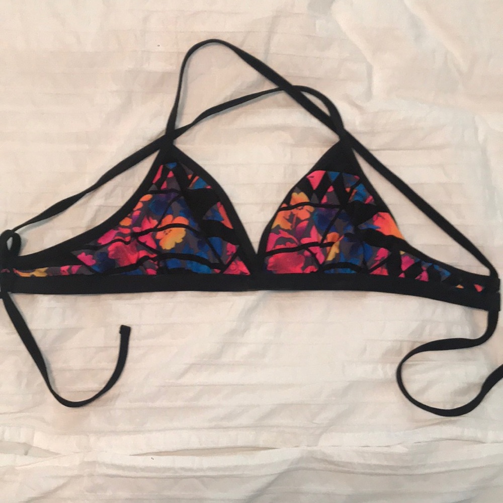 TYR criss cross tie back triangle training top